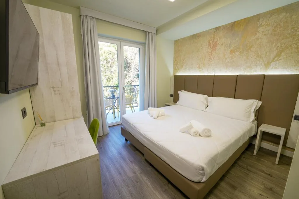 Standard Double Room — Hotel Vita