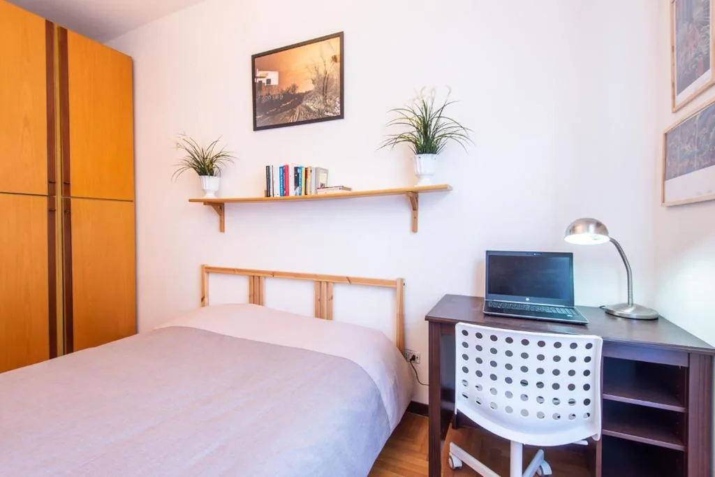 Standard Double Room — Milano Guest House