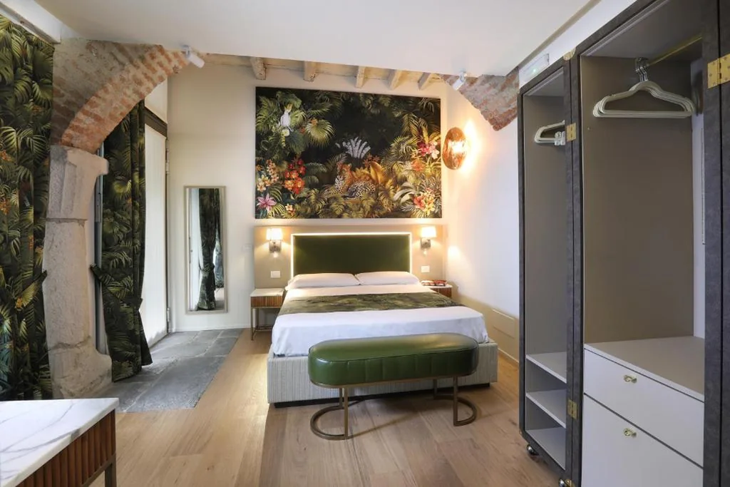 Standard Double Room — Suites&Atelier Lake Como