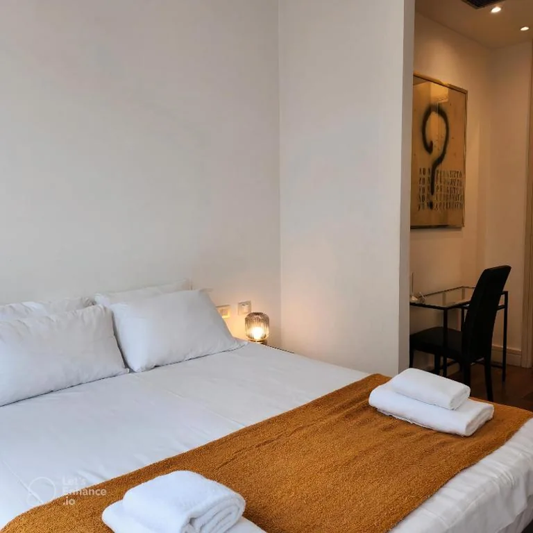 Standard Double Room — Vittore Rooms & Apartment