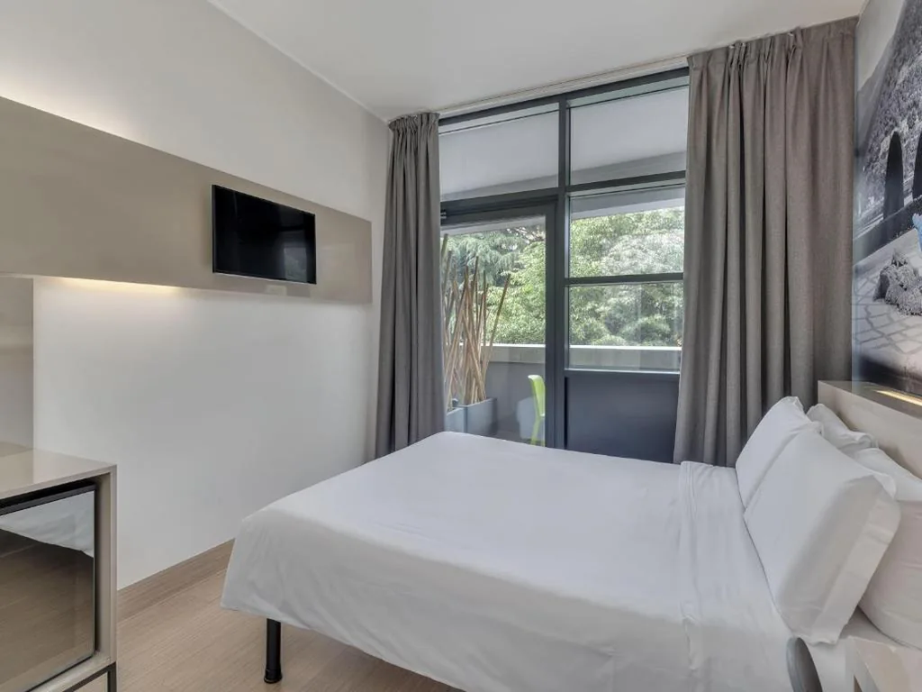 Superior Double Room — B&B Hotel Como Camerlata