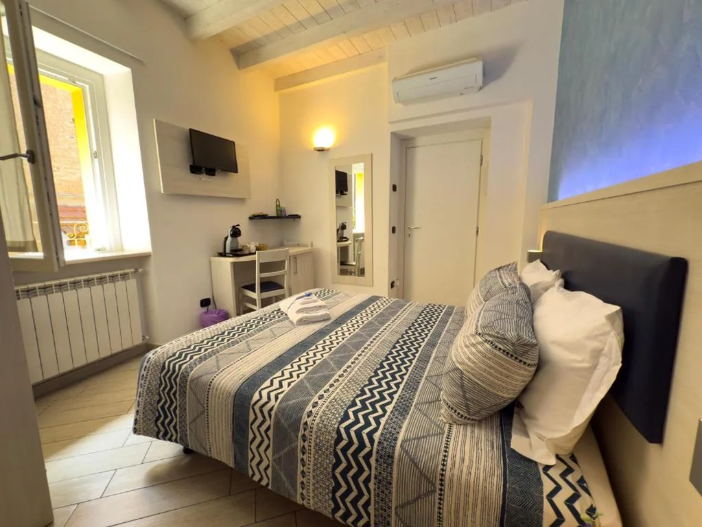 Superior Double Room — BelSorrisoVarese – Hotel & Residence – Private Parking – Reservation Required