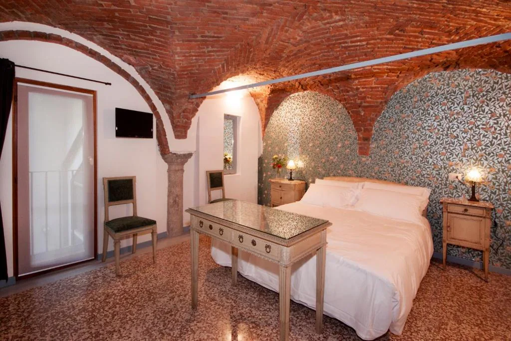 Superior Double Room — Ca’ Monteggia Guest House