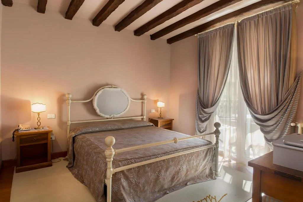 Superior Double Room with Balcony — Hotel Serenella