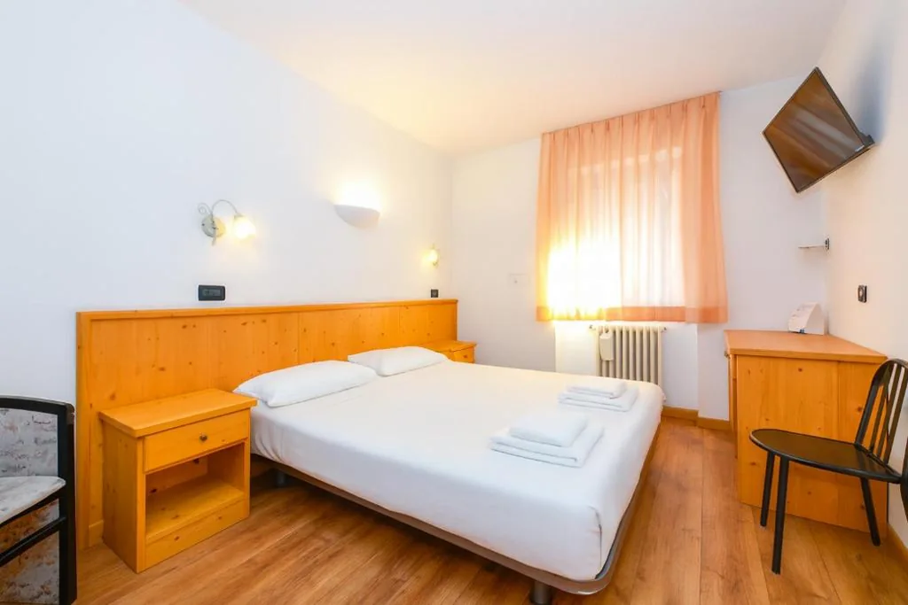 Superior Double Room — Hotel Bleis