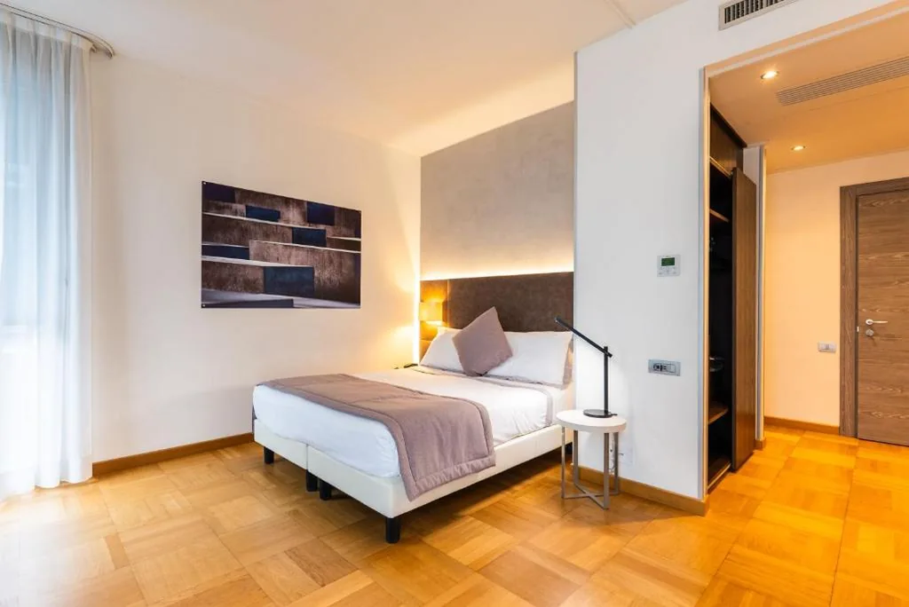 Superior Double Room — Hotel Como