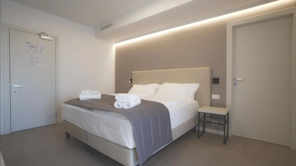 Superior Double Room — Hotel Cristal