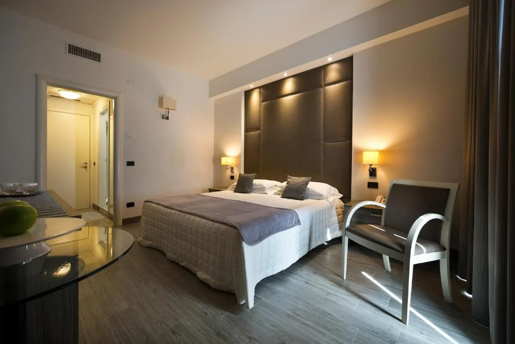 Double Superior Room — Hotel Desenzano