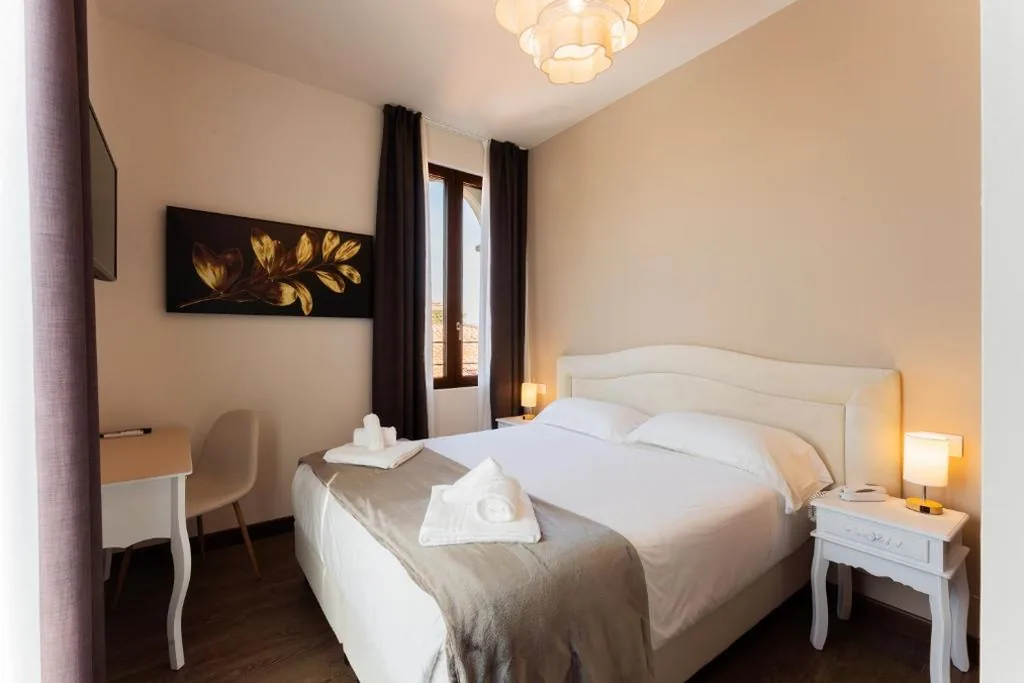 Superior Double Room — Hotel Gardenia Sirmione