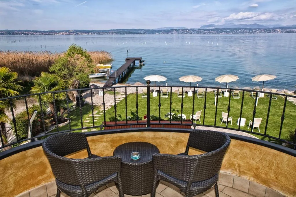 Superior Double Room — Hotel La Rondine