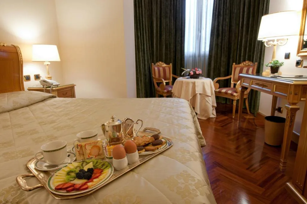 Superior Double Room — Hotel Marconi