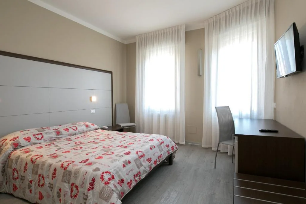 Superior Double Room — Hotel Olimpia