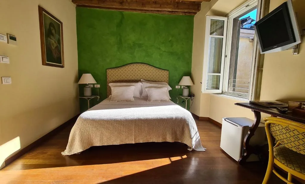 Superior Double Room — Hotel Piazza Vecchia