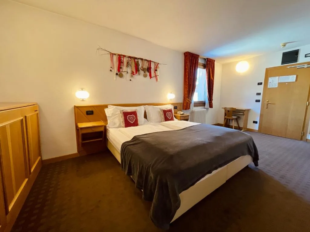 Camera Matrimoniale Superior — Hotel Piccolo Tibet
