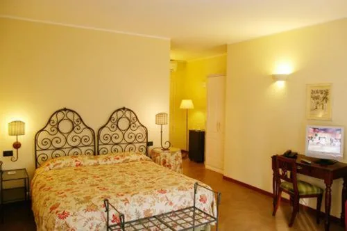 Superior Double Room — La Valletta Relais