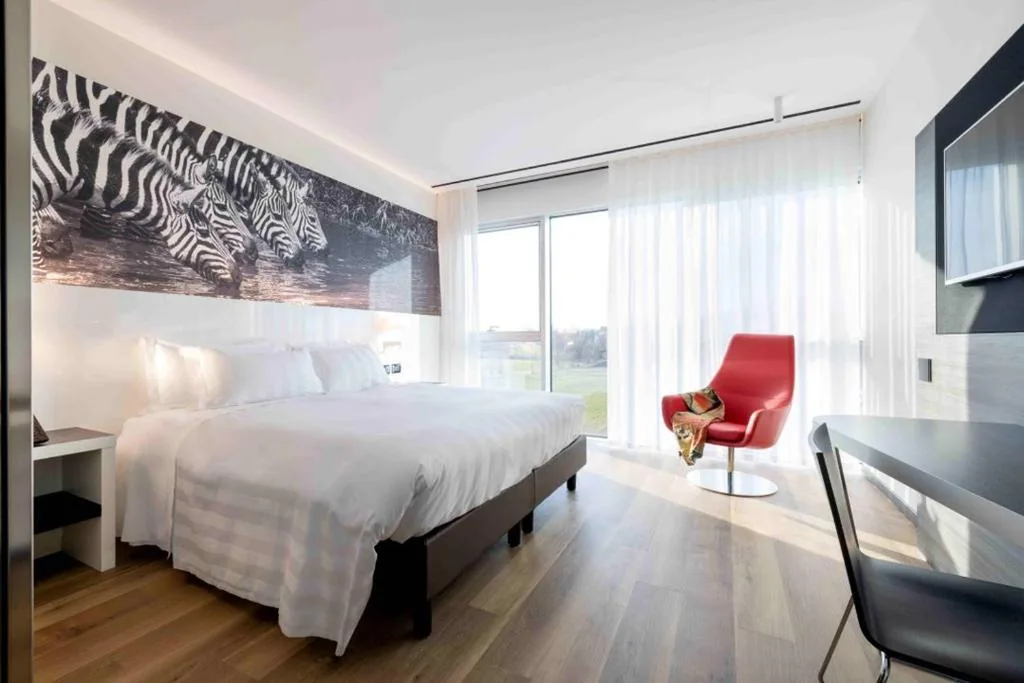 Superior Double Room — Life Hotel