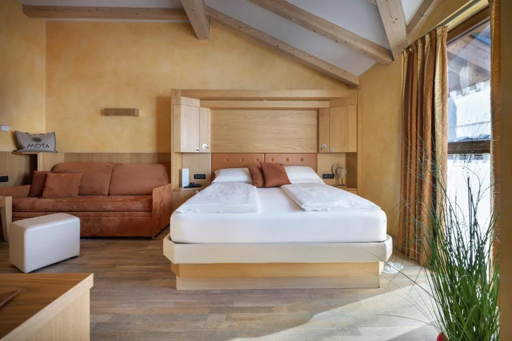 Superior Double Room — MOTA hotel