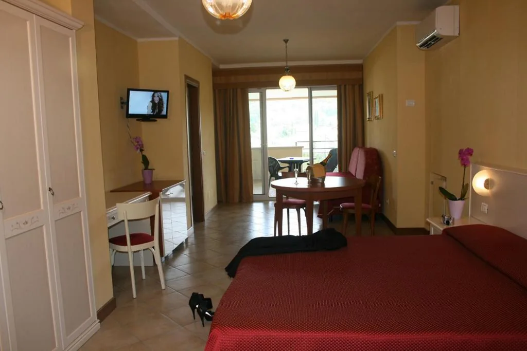 Superior Double Room — Residence Miralago Rooms & Apartments