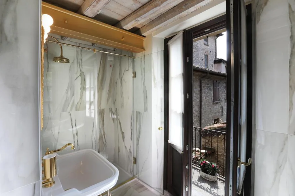 Superior Double Room — Suites&Atelier Lake Como