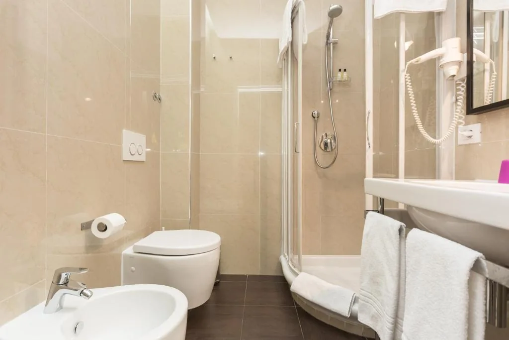 Superior Double Room — The Leoncino Hotel
