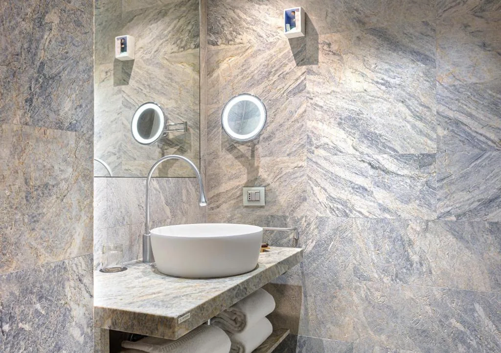 Camera Palace con Vista Galleria — Galleria Vik Milano – Townhouse Galleria – Small Luxury Hotels of the World