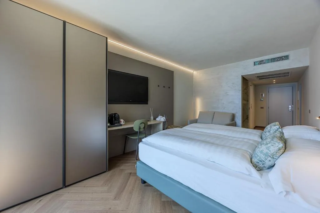 Panoramic Double/Twin Room with Lake View — Relax Hotel Villa Gardenia & Villa Oleandra