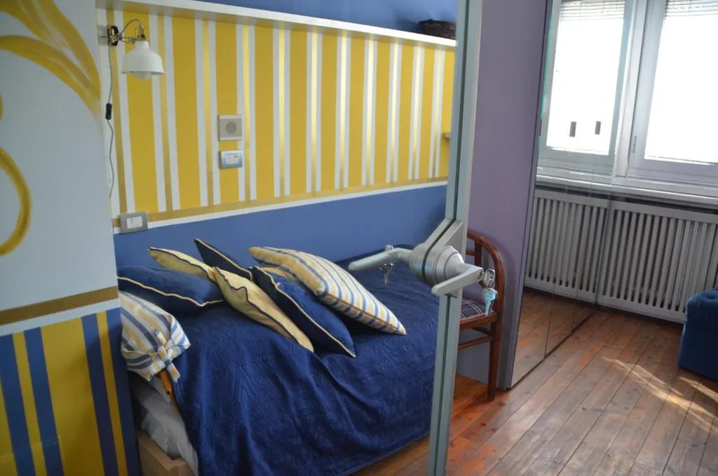 Small Double Room with Twin Beds — Forte House