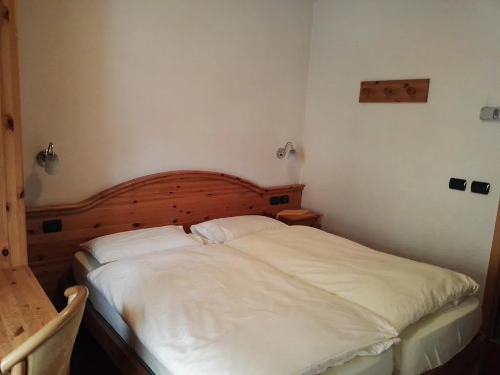 Small Double Room with Single Beds — Garni Baita Cecilia