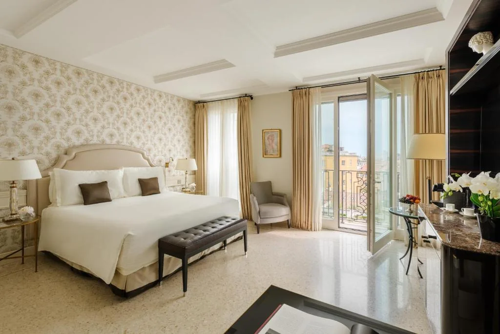 Camera Premium Matrimoniale/Doppia con Letti Singoli — Palazzo Parigi Hotel & Grand Spa – LHW