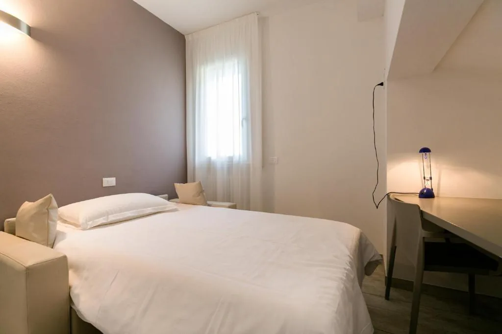 Camera Prestige con Balcone e Vista Lago — Hotel Saviola
