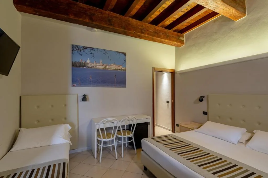 Camera Quadrupla — Antico Residence, MantegnaHotels