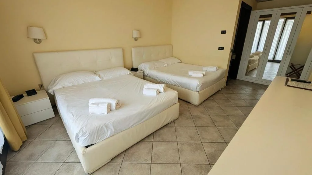 Quadruple Room with 2 Double Beds - Ground Floor — Yachting Hotel Mistral