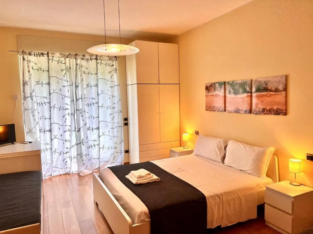 Camera Quadrupla con Bagno Privato Esterno — Bergamoinhouse airport