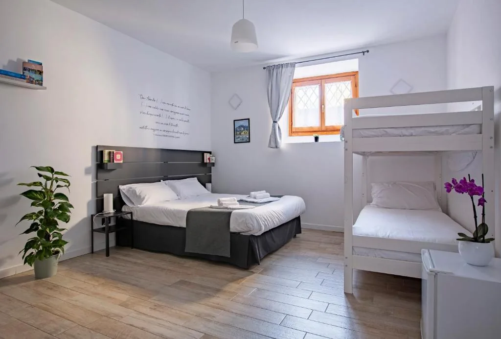 Camera Quadrupla con Bagno Privato — La Casa del Sarto – Rooms and Apartments