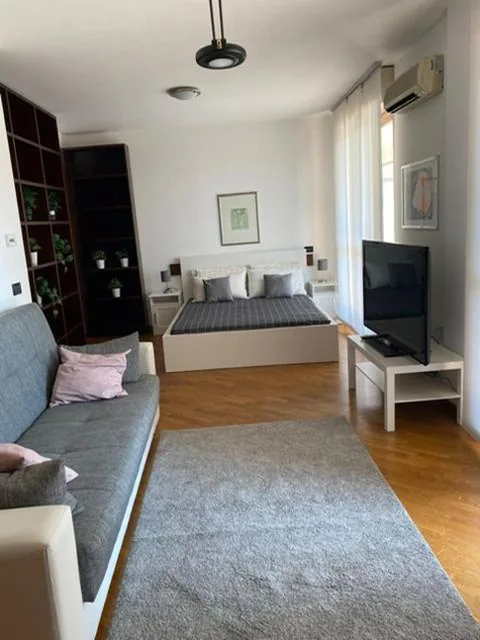 Camera Quadrupla con Terrazza — BedandBreakfast Eni Torri Lombarde San Donato BBqueen