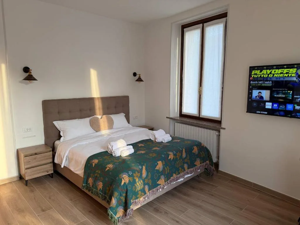 Camera Quadrupla con Terrazza — “The moment” Central Self Check in Apartments for Groups & Late Arrivals