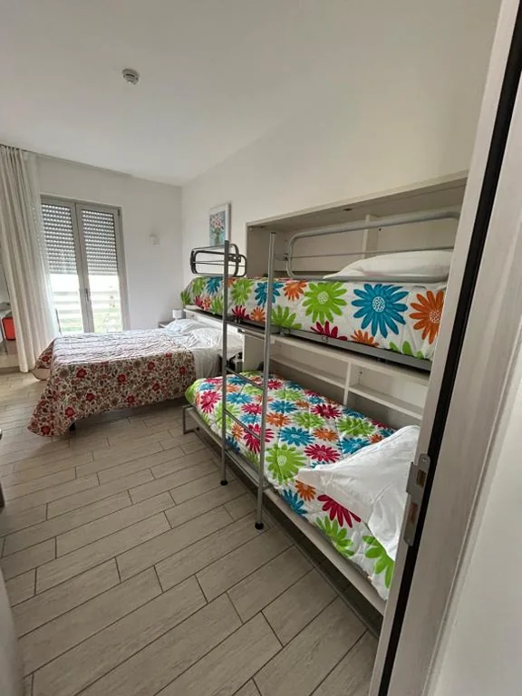 Quadruple Room with Lake View — Hotel Stella del Benaco