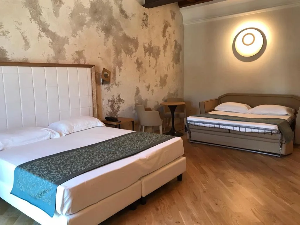 Camera Quadrupla Deluxe — Cà Uberti Home Boutique, MantegnaHotels