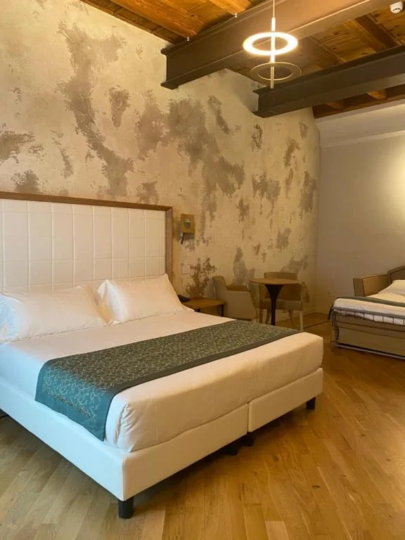 Deluxe Quadruple Room — Cà Uberti Palace Hotel, MantegnaHotels