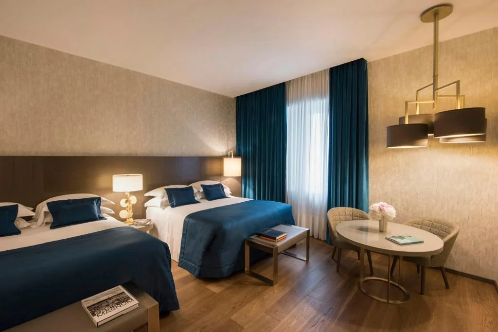 Camera Quadrupla Familiare — Rosa Grand Milano – Starhotels Collezione