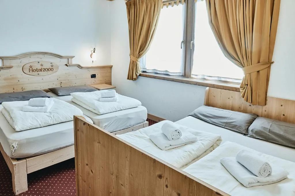 Quadruple Room — Hotel 2000