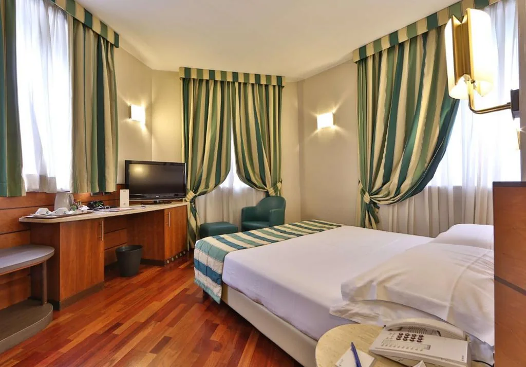 Camera Quadrupla — Hotel Mirage Sure Hotel Collection by Best Western