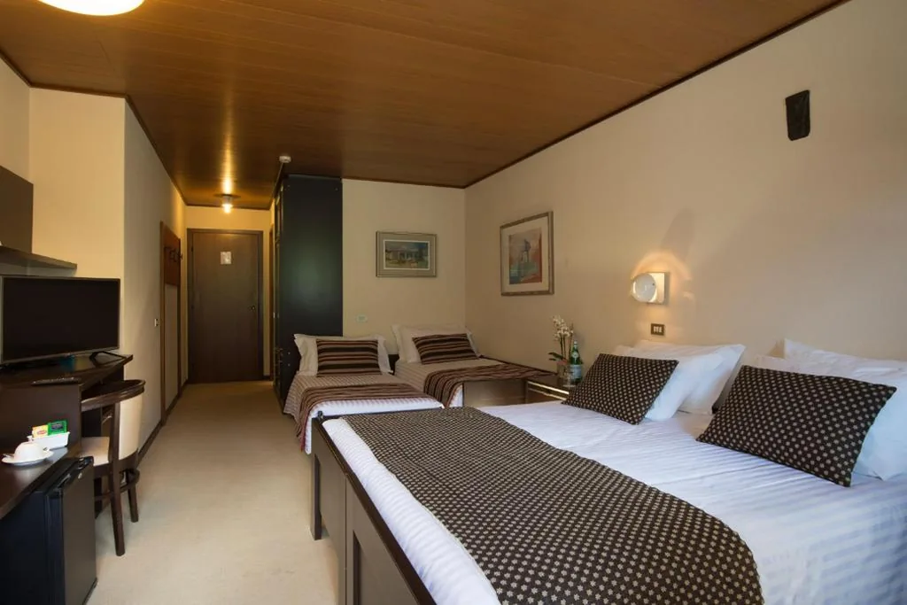 Camera Quadrupla — Hotel Mirella