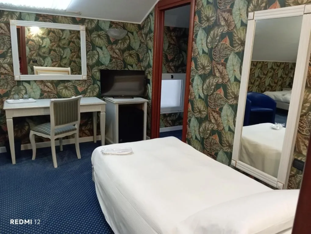 Luxury Quadruple Room — BF SUITE Foresteria Bellusci