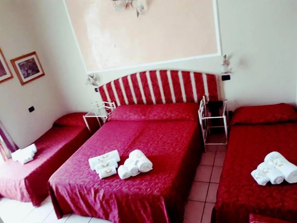 Camera Quadrupla Standard — Hotel Sicilia