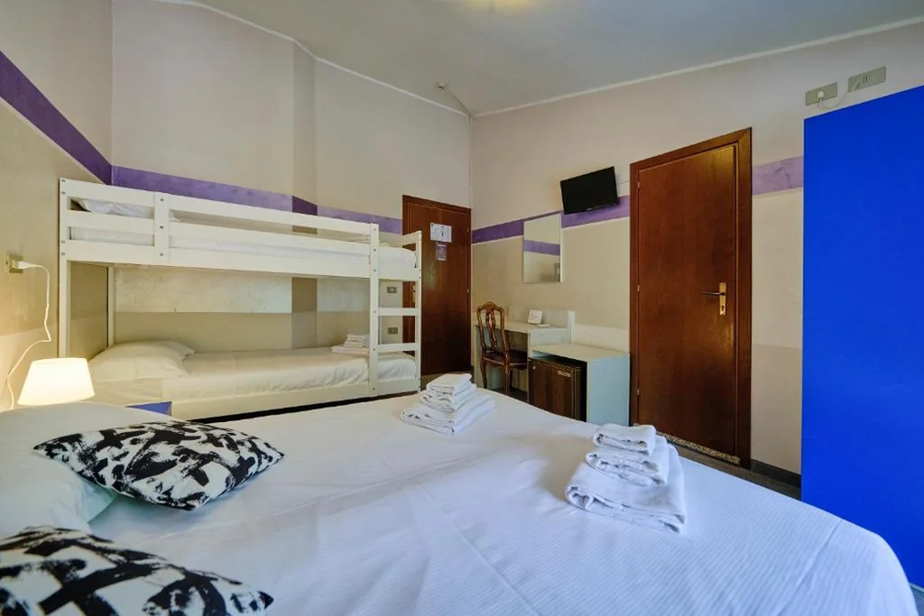 Superior Quadruple Room — HOTEL VITTORIA