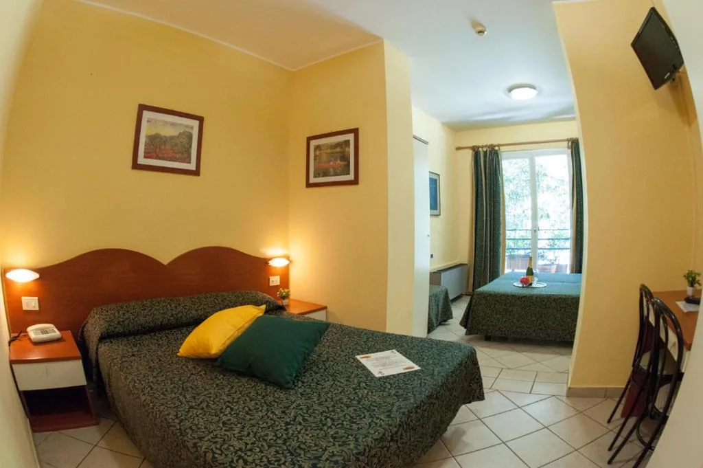 Camera Quadrupla — The Best Hotel