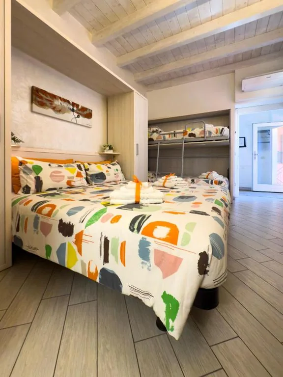 Queen Room — BelSorrisoVarese – Hotel & Residence – Private Parking – Reservation Required
