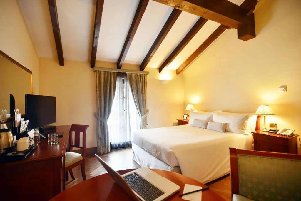 Camera Queen Classic — Grand Hotel Villa Torretta, Curio Collection by Hilton
