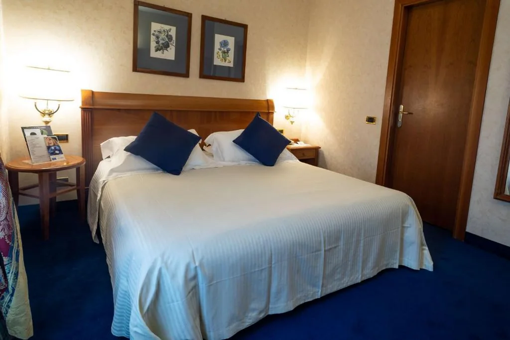 Queen Classic Room — Hotel Cappello D’Oro, BW Signature Collection